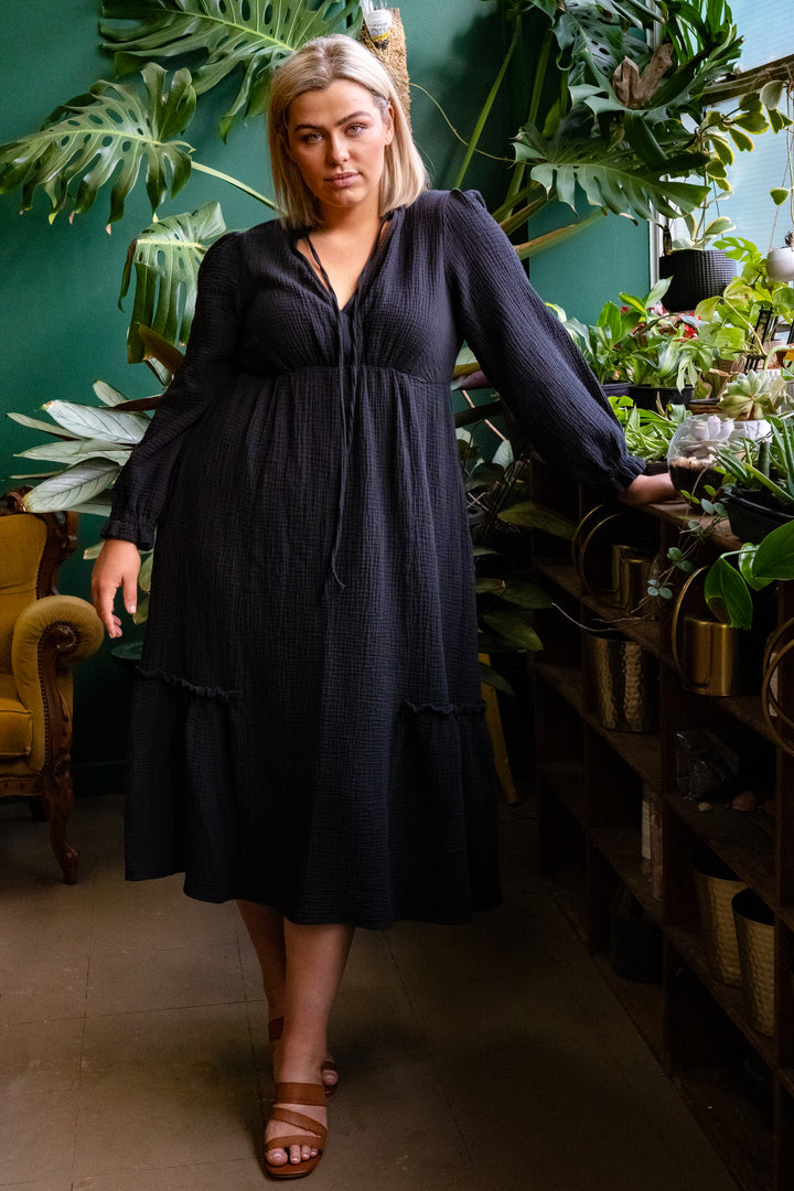 Sisters Of The Moon Maxi - Black
