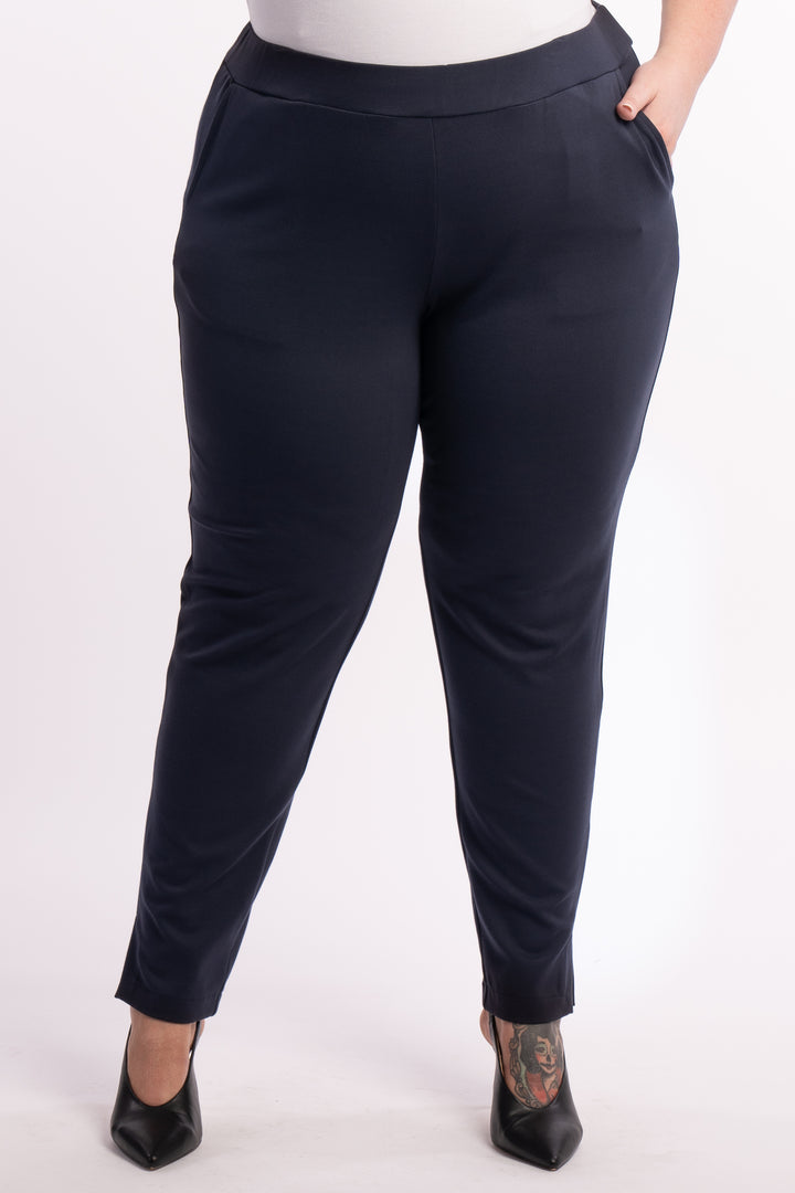 Exactly How I Feel Ponte Pants - Navy - SIZES AVAILABLE 18/20/24